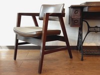 http://jikoh.torebo-kichijoji.jp/image/vintagearmchair-thumbnail4.JPG